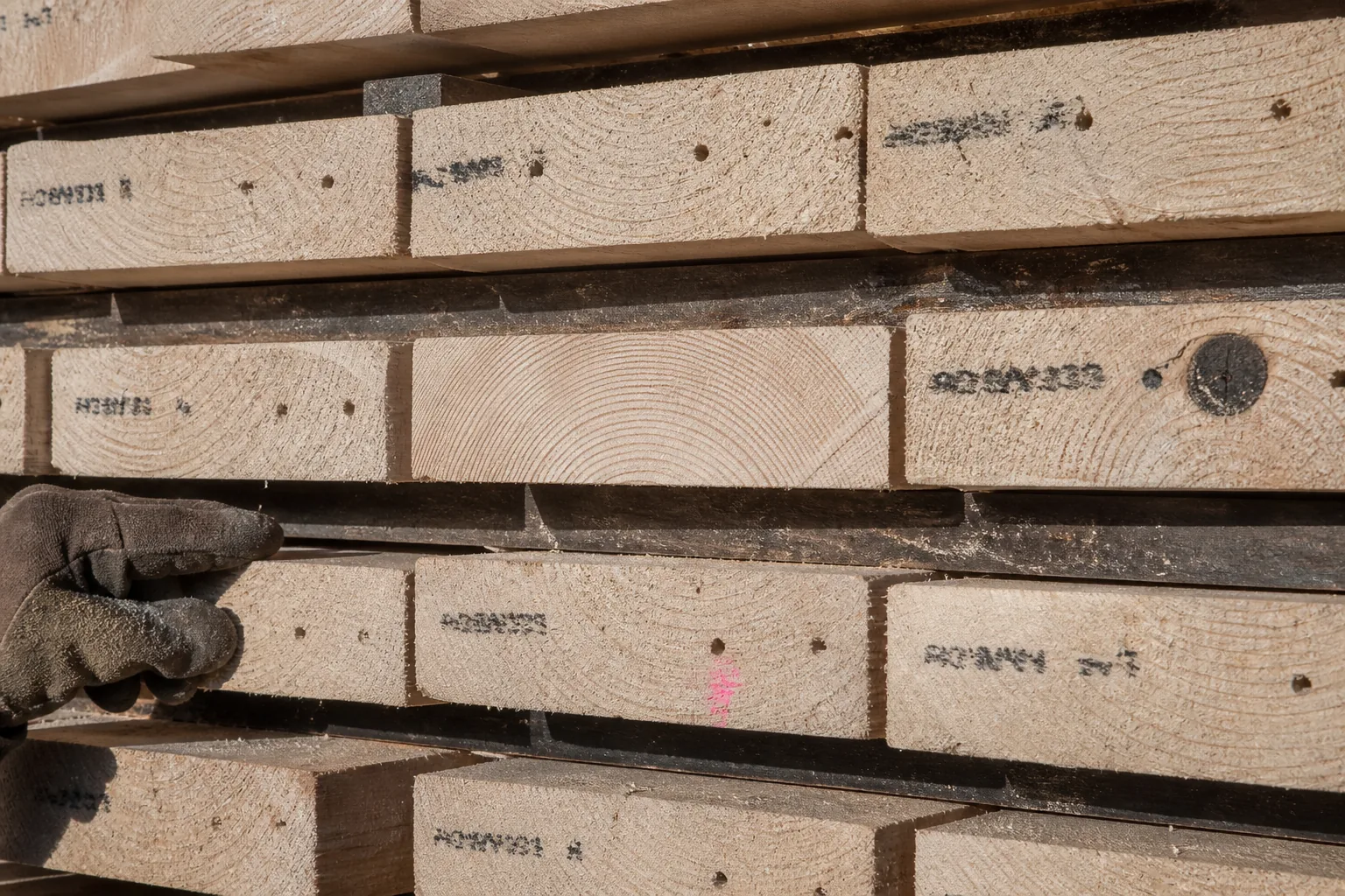 Kiln-dried board ends with one untested moisture-meter interval